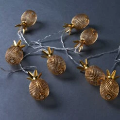 LED-Lichterkette Ananas 10 Lichter Mit USB-Batteriefach MIAMI In Gold -Baumarkt butlers led lichterkette ananas 10 lichter mit usb batteriefach miami in gold 4